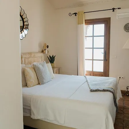 Morisca Charming Boutique Hotel 3*