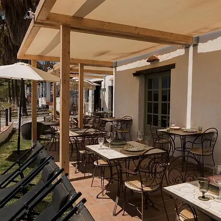 Morisca Charming Boutique Hotel 3*